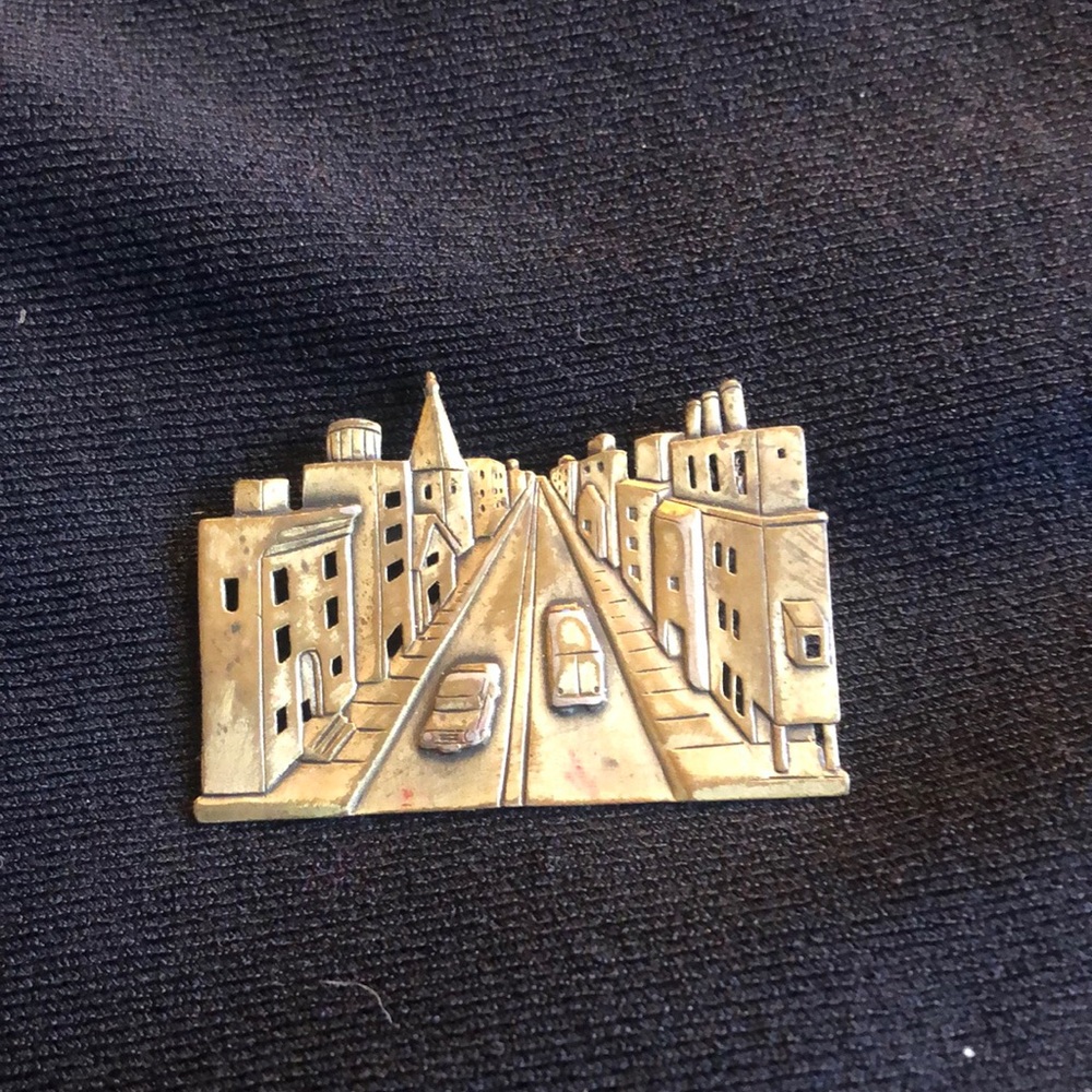 Beautiful pin, city street scene
